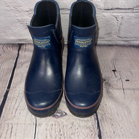 Pendleton Shoes - Pendleton rain boots womens size 7